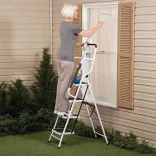 4-step metal ladder with removable handrail