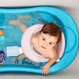 Anti-roll baby bath in pink