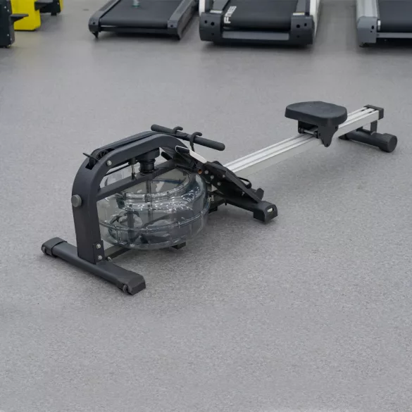 Water-resistant rowing machine, 150 kg weight capacity